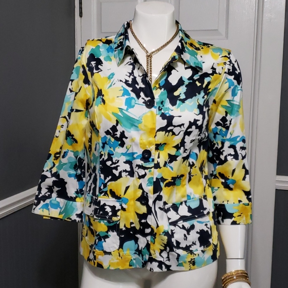 CHRISTOPHER & BANKS 97% COTTON JACKET.